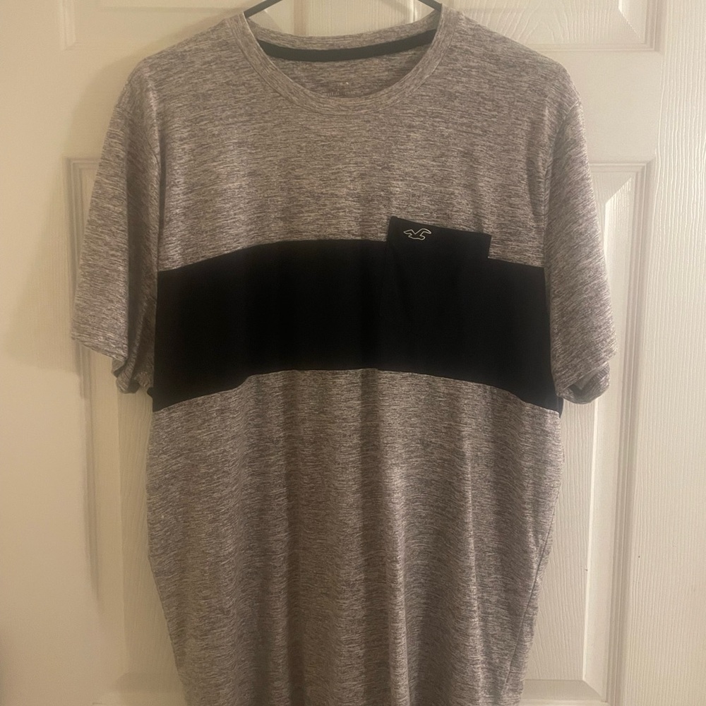 Hollister Gray and Black Short Sleeve Tee